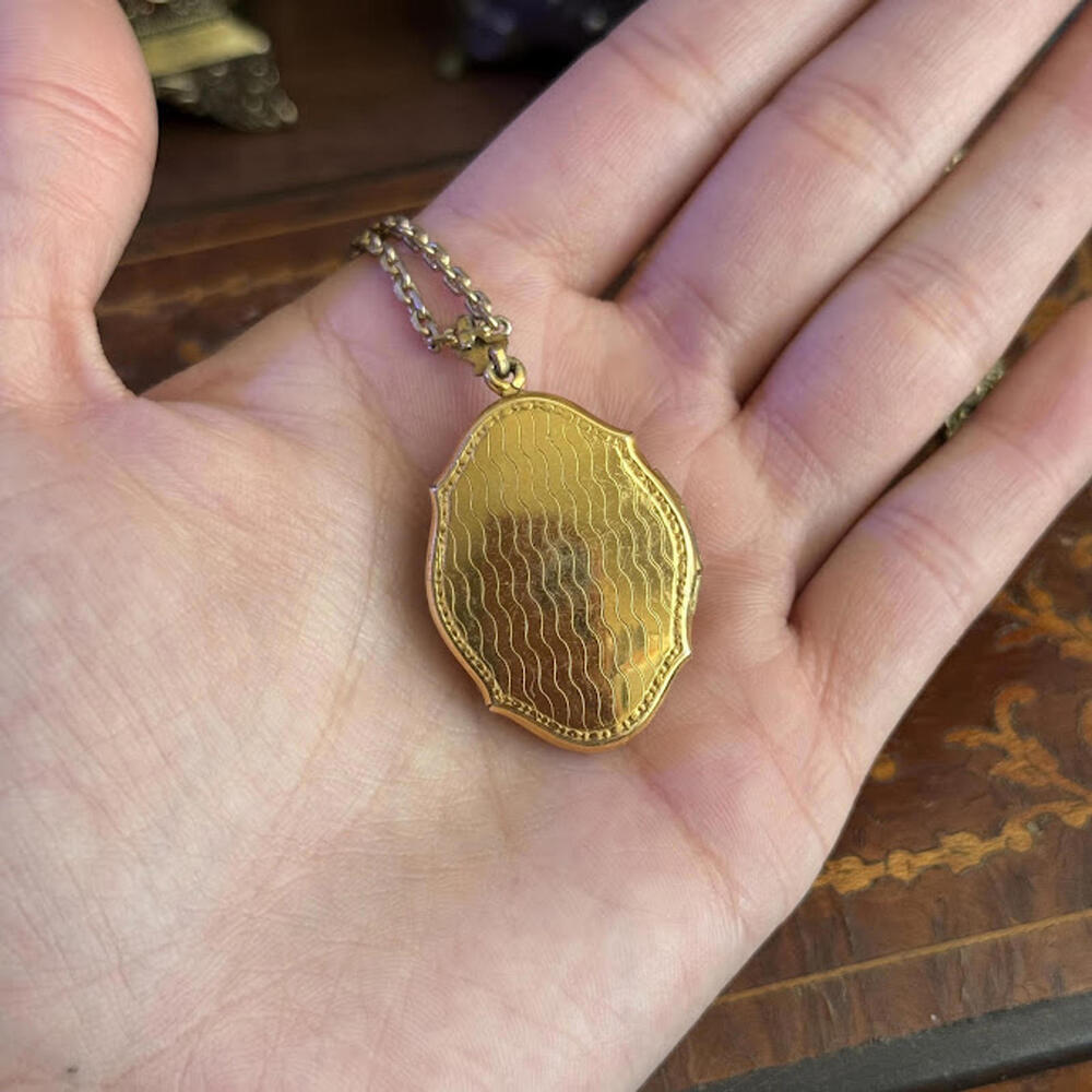 Vintage Antique shell cameo Locket necklace - Picture 3 of 8